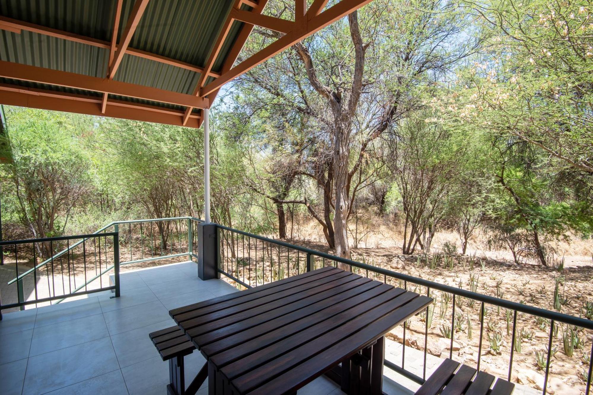 Arebbusch Travel Lodge Windhoek Zimmer foto