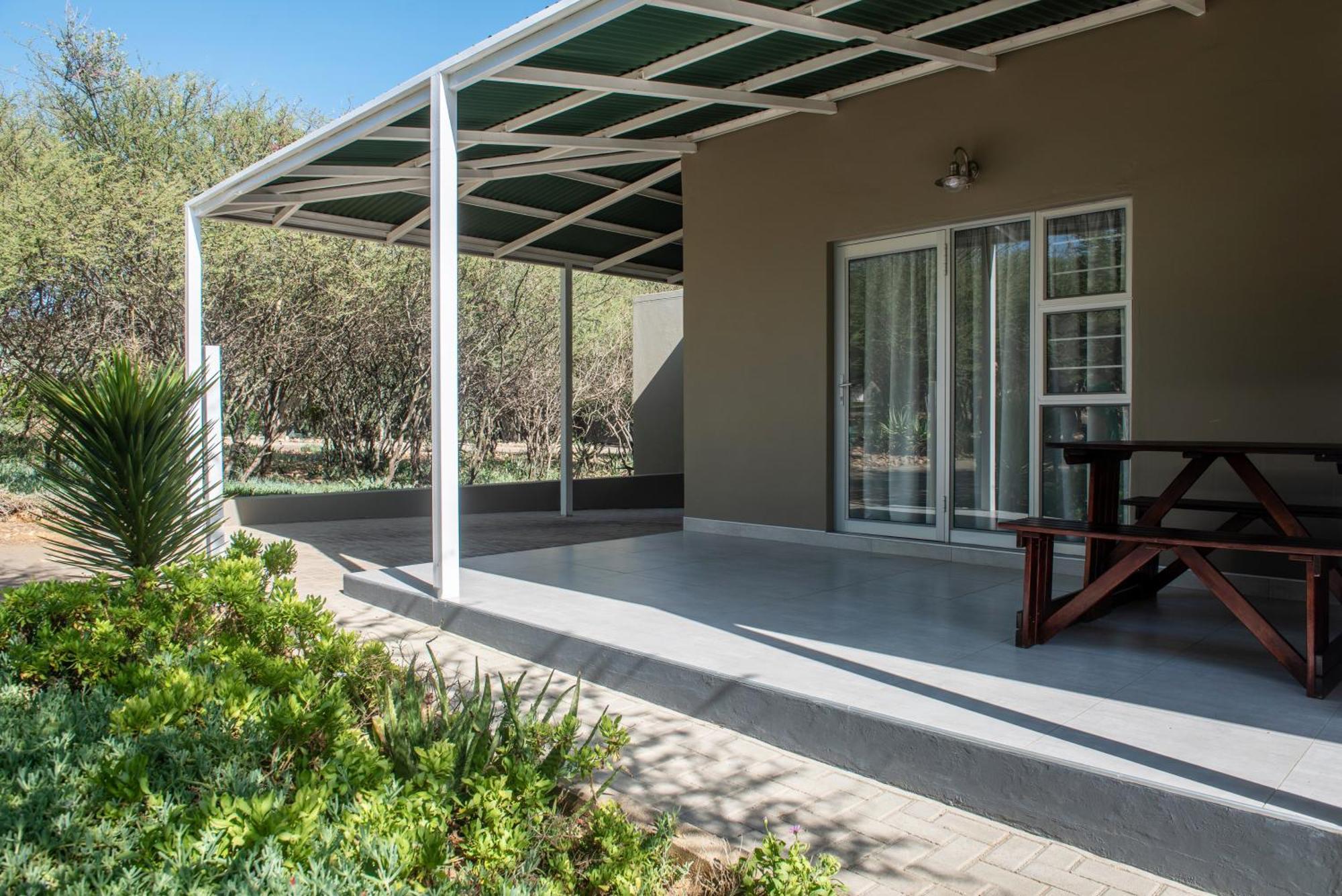 Arebbusch Travel Lodge Windhoek Exterior foto