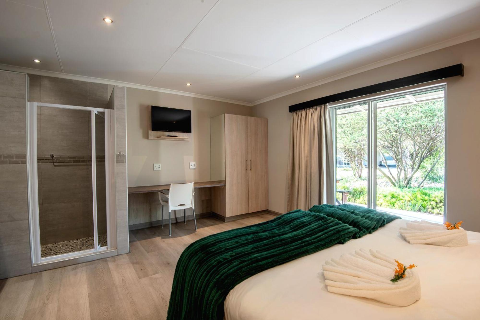 Arebbusch Travel Lodge Windhoek Zimmer foto
