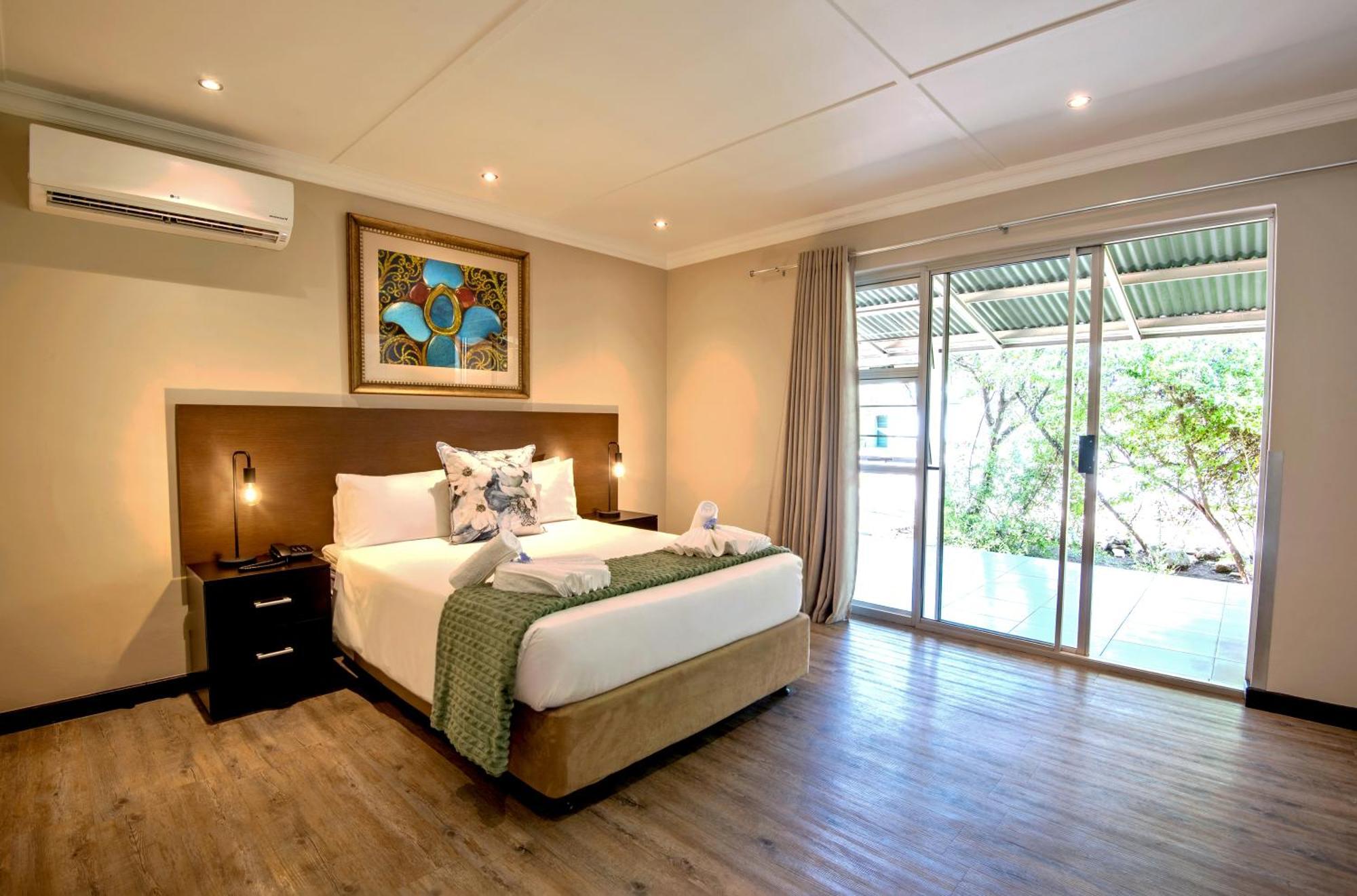 Arebbusch Travel Lodge Windhoek Exterior foto