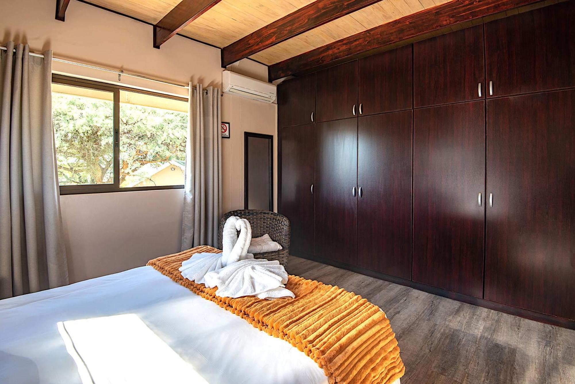 Arebbusch Travel Lodge Windhoek Zimmer foto